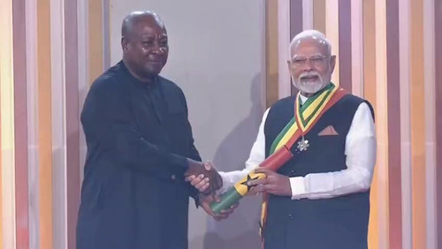 0MQOf3 dXrAs5 rT.jpg