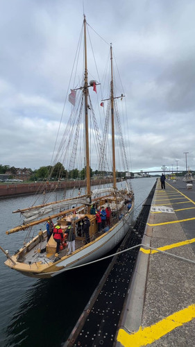 TrHwNWdjaFjL0zo .jpg