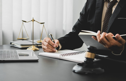 Difference Between Lawyer and Attorney.jpg