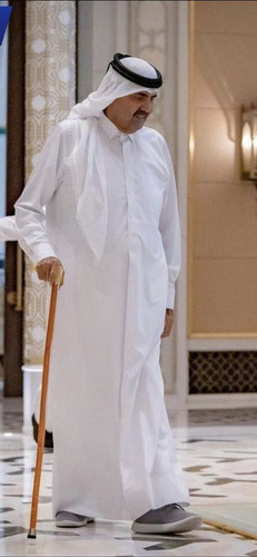 Gu87YhAb0AQe 7F.jpg