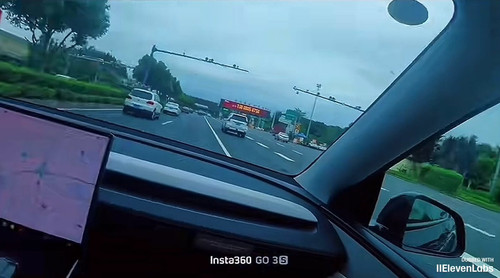 8EYupjOHTXJ5KrEr.jpg