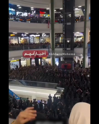 KL3blLipcefVl4qc.jpg