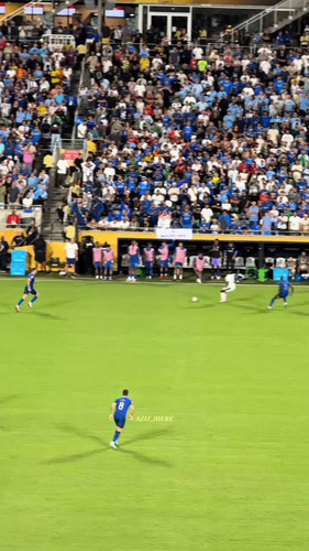 8uVeloh2pBc6FQSr.jpg