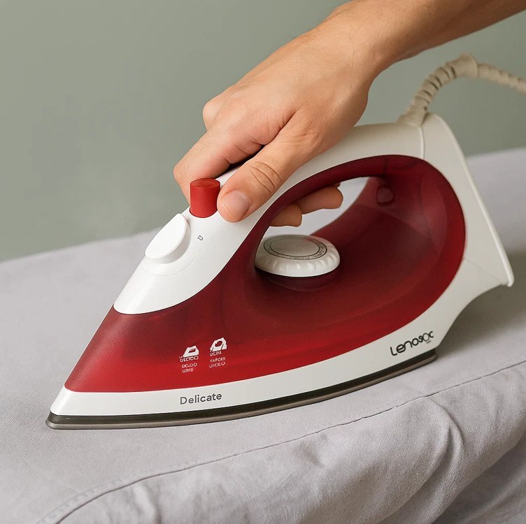 Ferro A Vapor Delicate Pff657 Branco E Vermelho Lenoxx