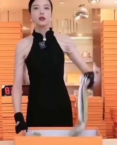 S3m ofKT1HzQ9W6 .jpg