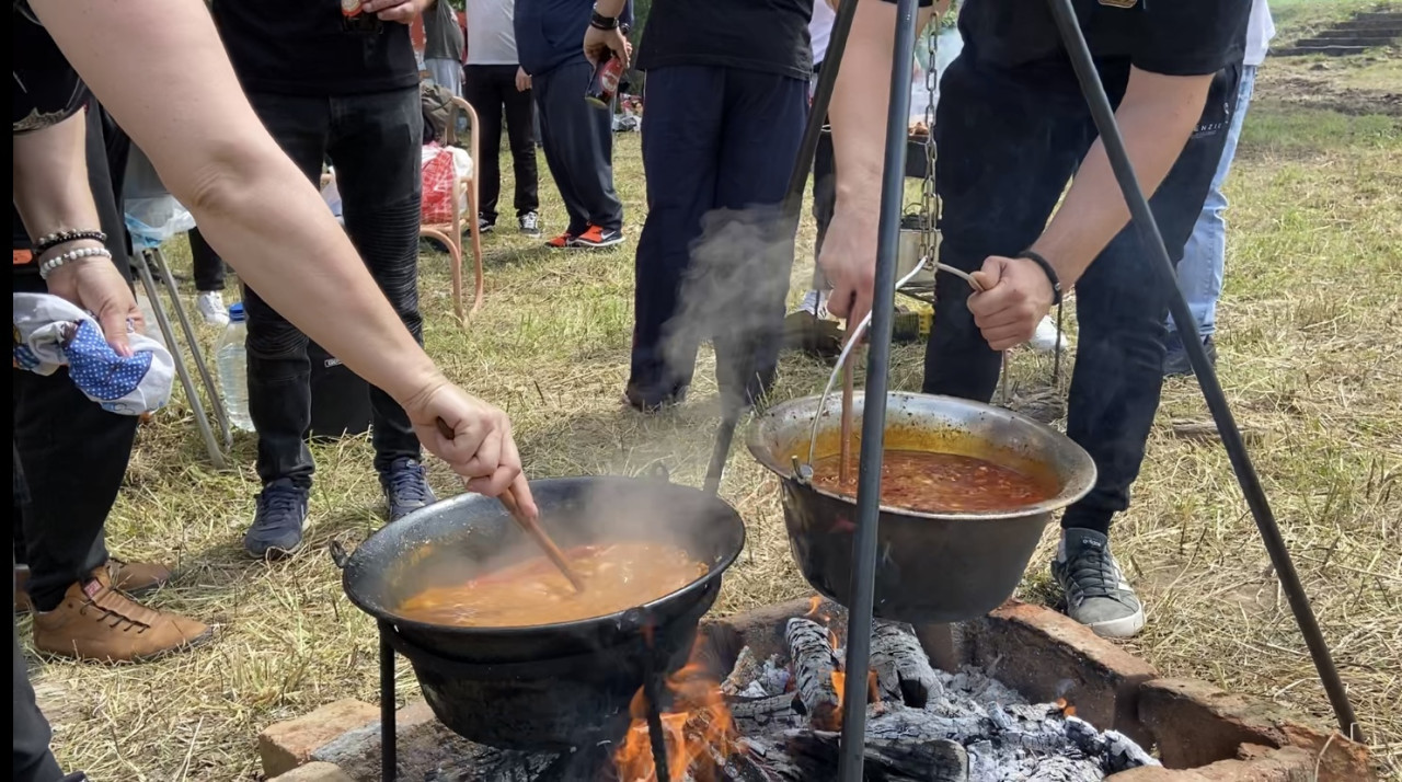 BROJI SE SITNO DO DRUGE “RAJKOVAČKE GULAŠIJADE” KOD TOPOLE – Evo kako možete da prijavite svoju ekipu!