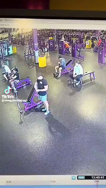 w1 onh5zxKl7SDRr.jpg