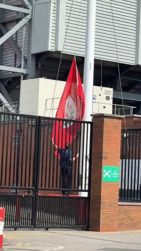 Gu7XW18WoAAmB39.jpg