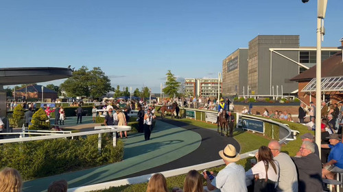 zV3zx6k5 tNob5iH.jpg