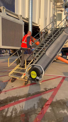 rTeZ OYbWo18LqNR.jpg