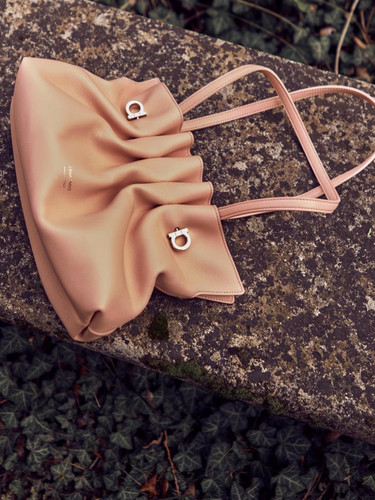 Anna Hoyos Editorial12.jpg