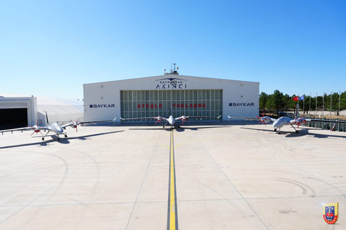 GvB8PIAWAAIrPlB.jpg