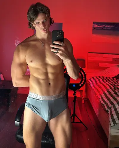 curlyboydorian 1739802329 3570043149943624157 67993708334.webp