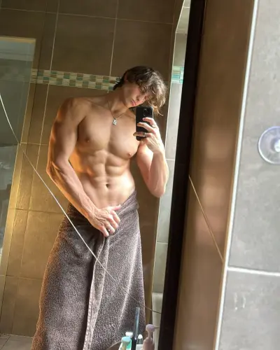 curlyboydorian 1740696020 3577539979161973732 67993708334.webp