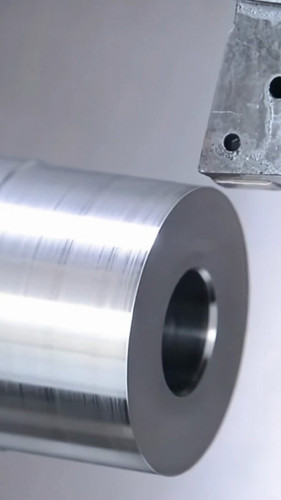 QmMZ1iI8WC5aU 2d.jpg