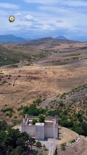 2y0mwliINZAAij1q.jpg