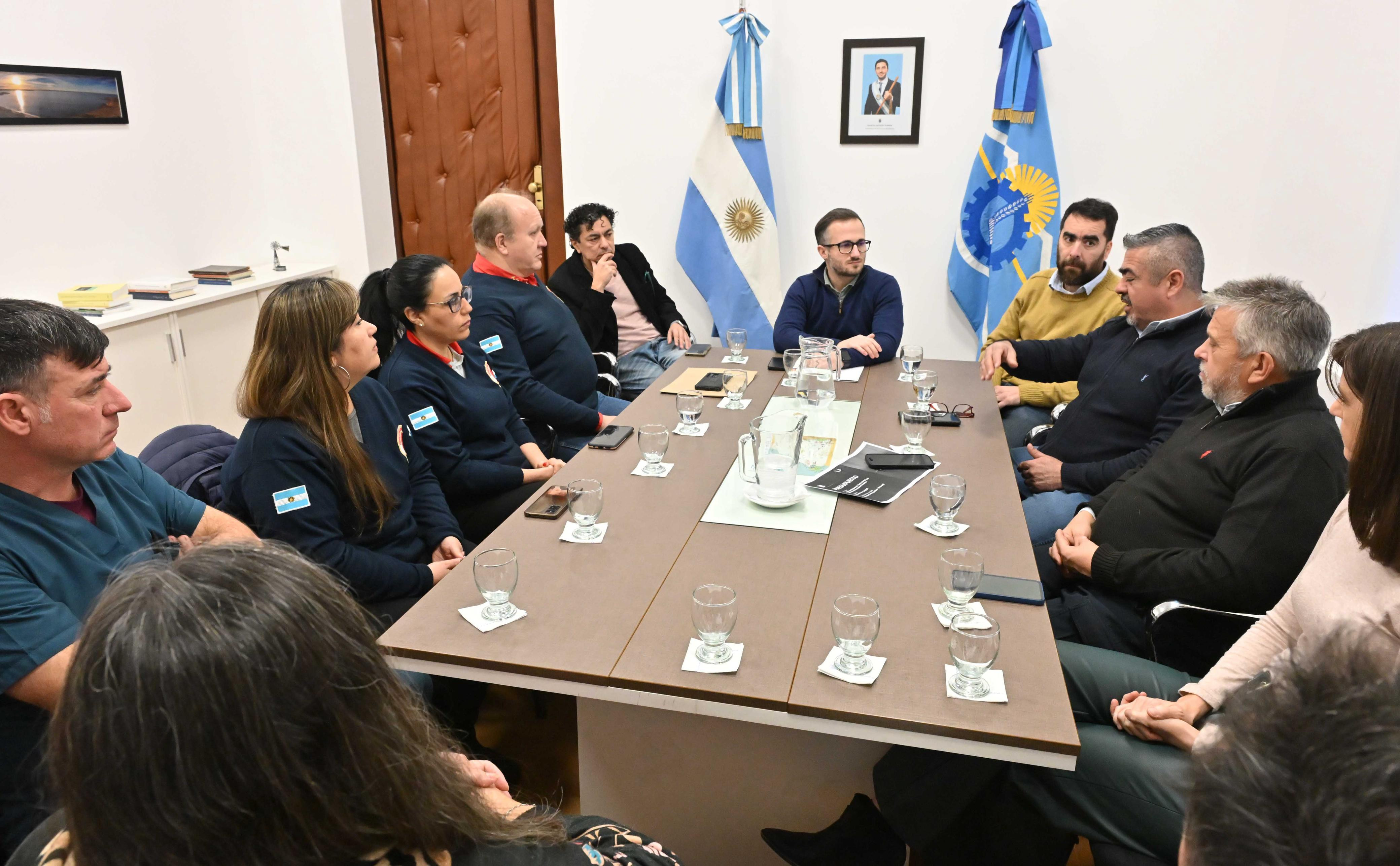 El Gobierno del Chubut avanza en una resolución institucional de temas vinculados a los Bomberos Voluntarios