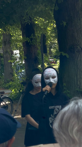 QUMcOrRJhVK hrM8.jpg