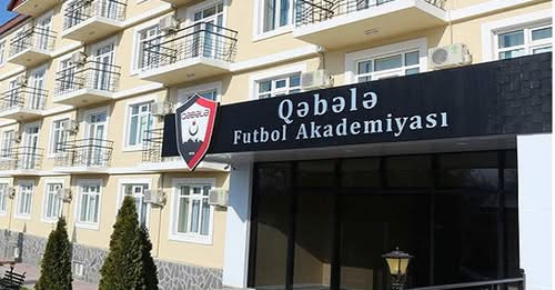 13124040859613021523?url=https%3A%2F%2Ffutbolinfo.az%2Fwp content%2Fuploads%2F2025%2F07%2Fakademiya1.jpg