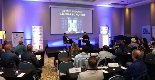 4.jpg Howard Johnson y Days Inn primeros en utilizar aplicación Háblalo