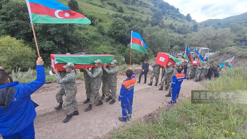 515441925 122215791140146263 8548358244994089114 n.jpg?stp=dst jpg s600x600 tt6& nc cat=106&ccb=1 7&.jpg