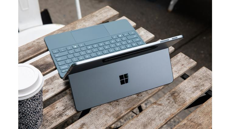 None The 12-inch doesn’t have any fans and it makes the design far more tablet-like.