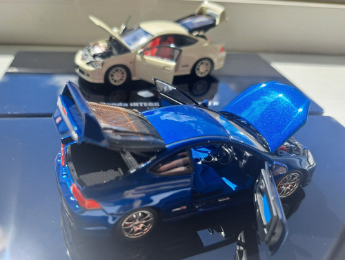 HONDA INTEGRA Type R 1/43スケール 3-5.jpg
