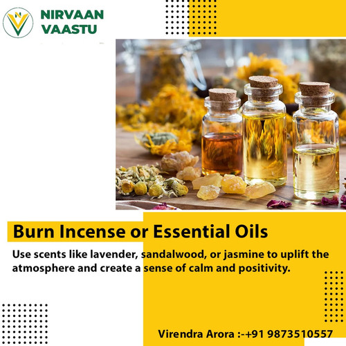 शुद्ध वातावरण के लिए लगाएं सुगंधित Essential Oils.jpg