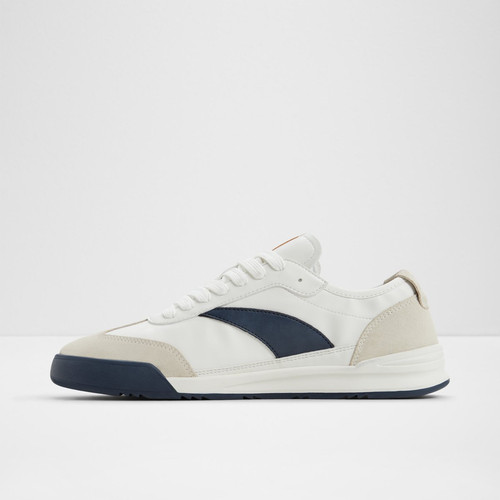 clubmtl white 120 002 029 alt2 sq nt 1200x1200.jpg
