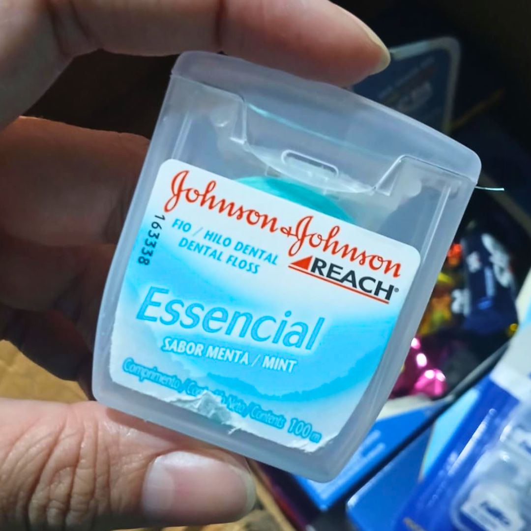 Johnson’s Reach Fio Dental Essencial Menta, 100m