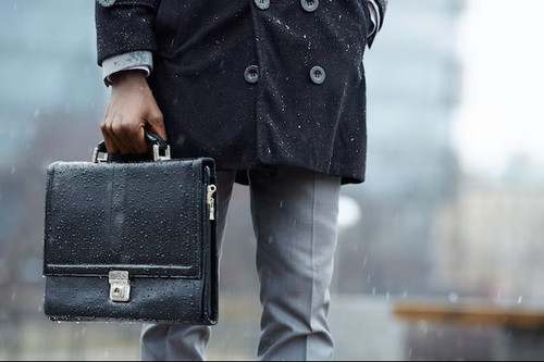 A Short Guide to Purchasing a Leather Briefcase.jpg