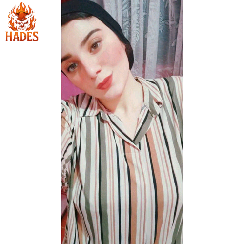 بنوته كيوت وقموره نيك تصور ابزازها لعشيقها وتلعب فيهم