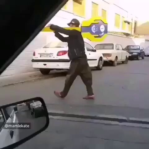 qWRh 6GIj8Yrwi v.jpg