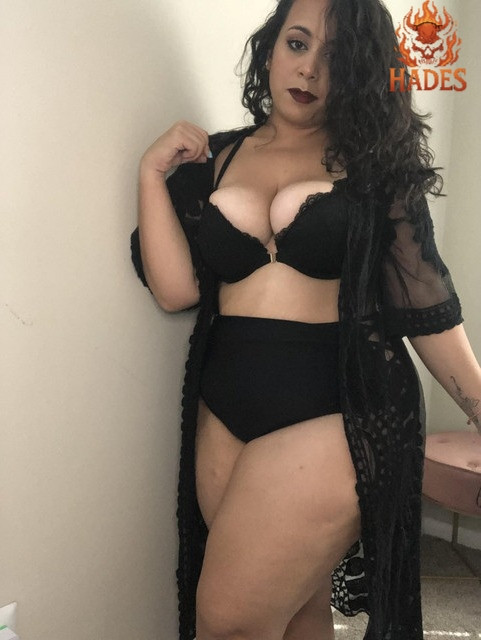شرموطة مصرية مقصياها شرمطه في امريكا
