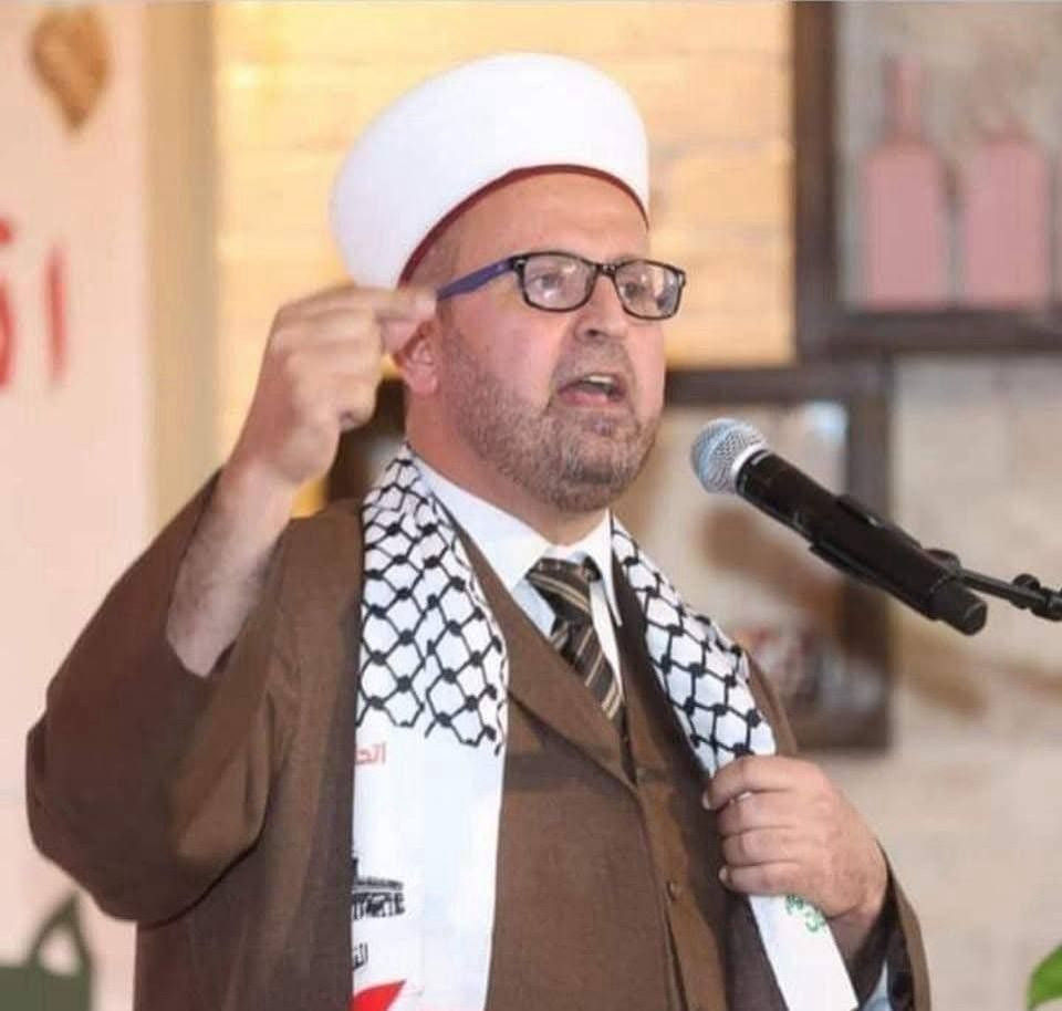 قوات الاحتلال تعتقل خطيب المسجد الأقصى وقاضي قضاة مدينة القدس الشيخ إياد العباسي  من المسجد الأقصى المبارك....