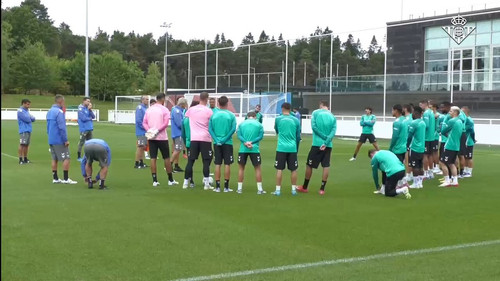 m5wW 2MO SIYYSUs.jpg