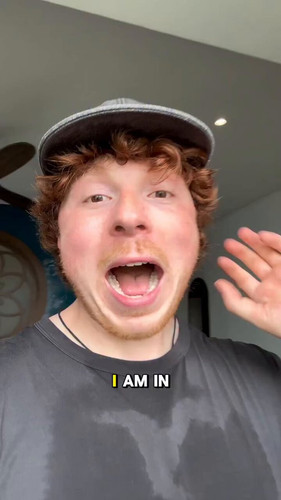 JCCmwqkJ1Z2yq14D.jpg