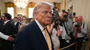 descarga.jpeg Diagnostican a Trump con insuficiencia venosa crónica tras hinchazón en las piernas