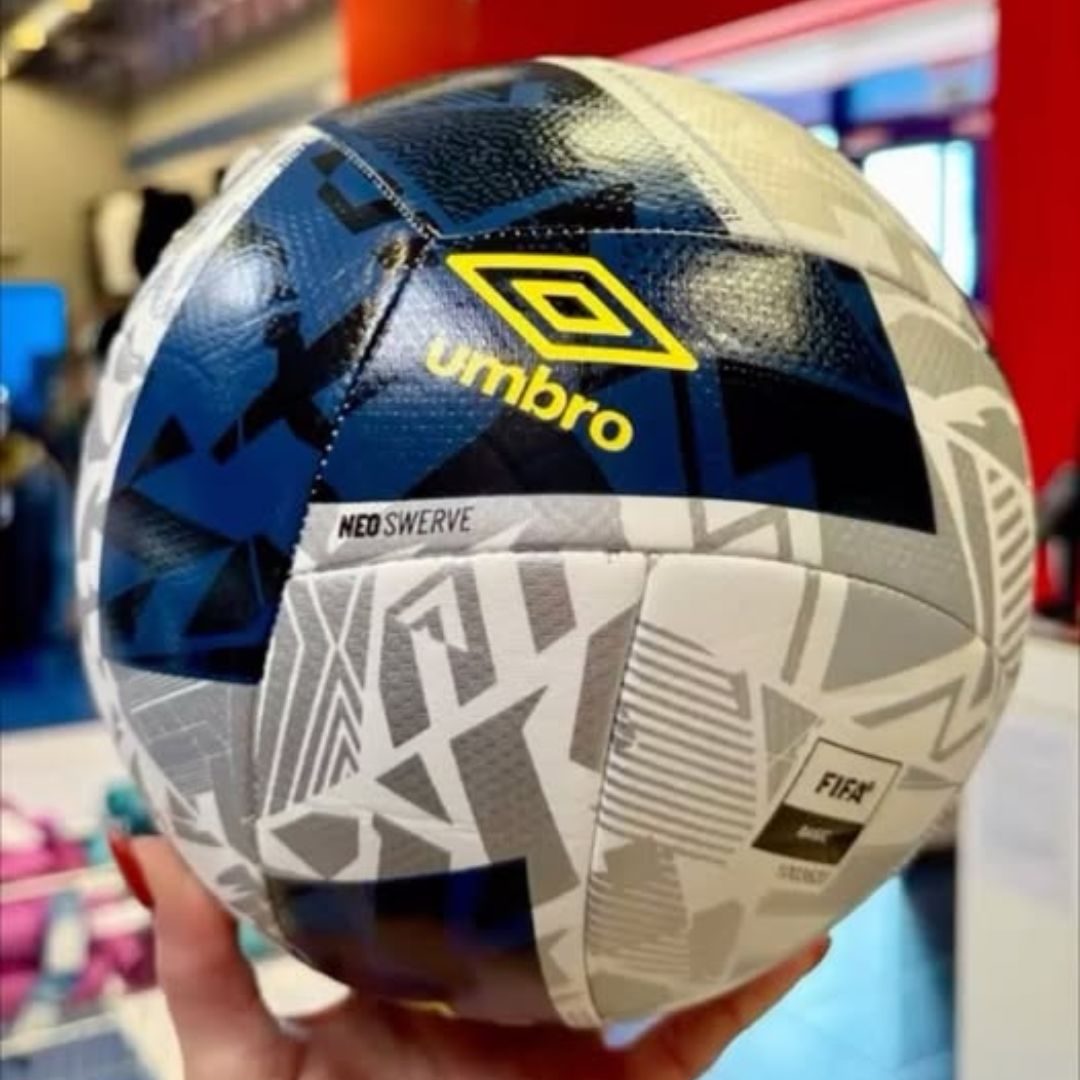 Bola de Campo Umbro Neo Trainer II