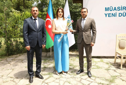 Gv yzkOWQAAiFVo.jpg