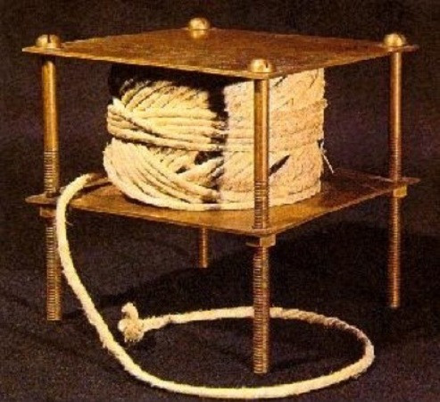 Com Ruído Oculto (1916), Marcel Duchamp.jpg