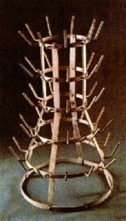 Porta Garrafas (1914), Marcel Duchamp.jpg