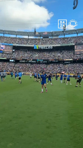 0mz0tyX8fb6g57 d.jpg