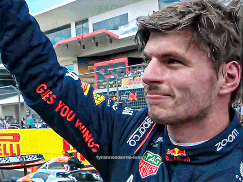 ezgif.com webp to gif converter.gif