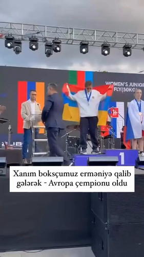 giuqA4EZnoxbLDce.jpg