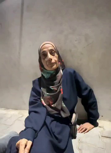 8h5BkVeogOnaxZYH.jpg