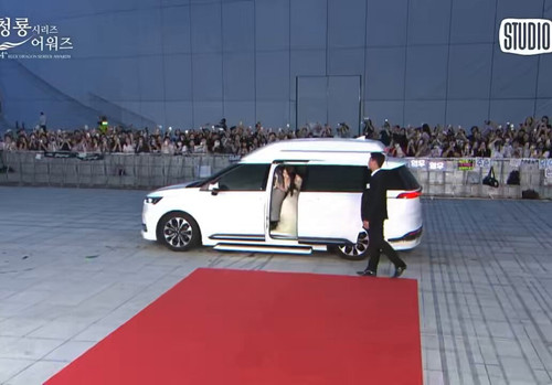 kTfsZF04a09TzMm .jpg