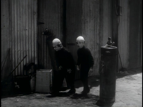 cap Superman and the Mole Men 1951 1080 BluRay.DD.2.0 00 09 49 05.jpg
