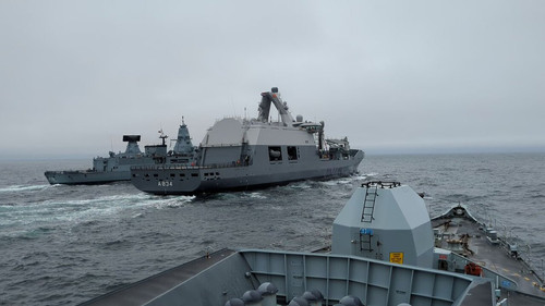 EUU 32lUaagNl8Q1.jpg