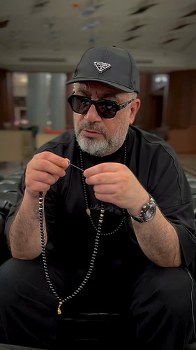 MEzTZdV58GvWfxXC.jpg